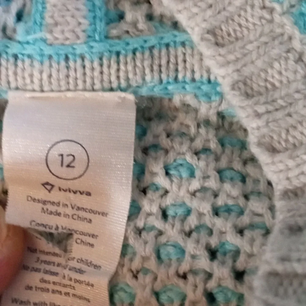 Ivivva Dream Embracer Wrap aqua and gray